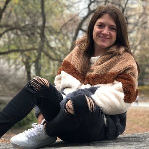 Meet your Posher, Abby